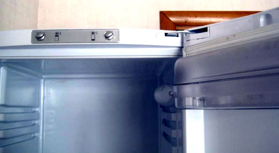 Перевесить двери холодильника в Голицыно | Вызов мастера по холодильникам на дом